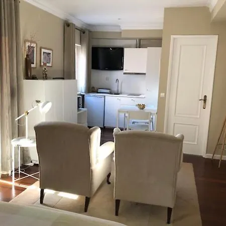 New And Unique Charming At Campolide - 2a شقة *
